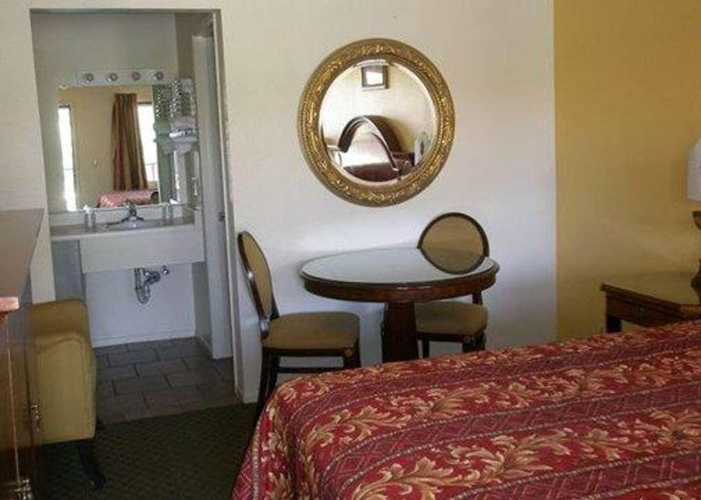 Beyond Stay Hotel Victorville Downtown Habitación foto